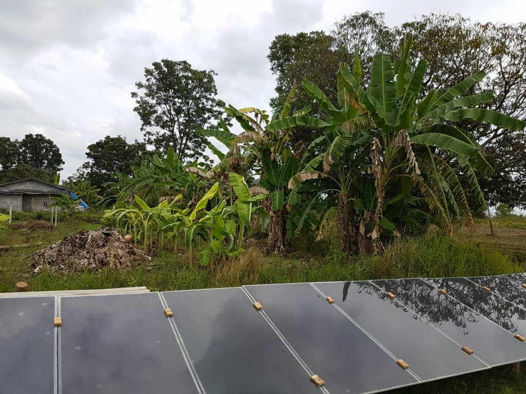 Solarenergie im OurLand-Ökodorf in Thailand