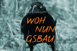 Vogel baut Nest; Wohnungsbau bei CONBAU Nord 2025; Text auf Bild: WOH NUN GSBAU