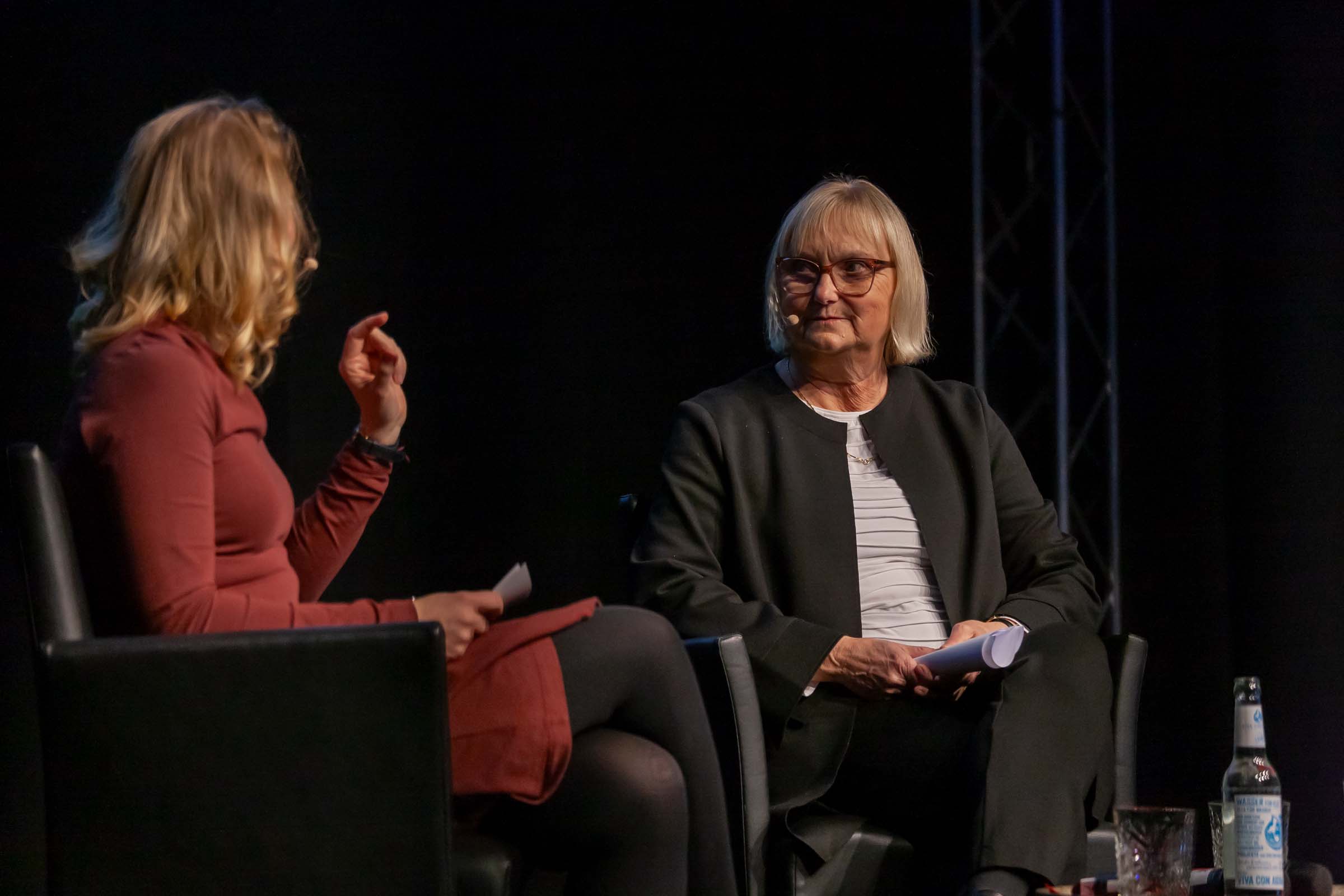 Jubiläumstagung B.A.U.M. e.V. 2024; nachhaltige Moderatorin Tina Teucher; Dr. Bettina Hoffmann