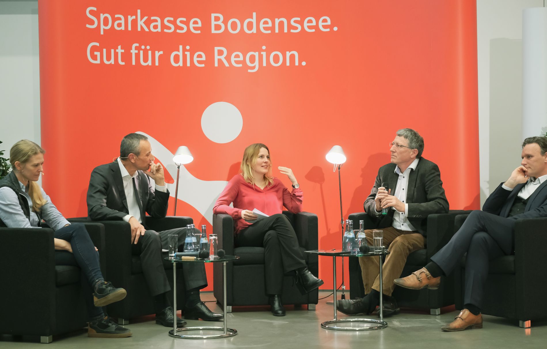 Moderatorin Podium © Sparkasse Bodensee