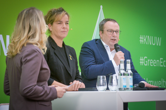 Tina Teucher im Gespräch mit NRW-Wirtschaftsministerin Neubaur und NRW-Umweltminister Krischer